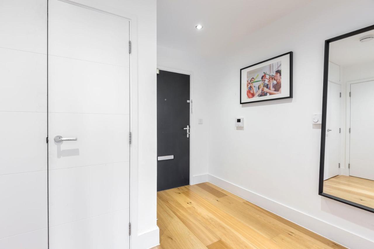 Portobello Apt With Floor-To-Ceiling Views Лондон Экстерьер фото